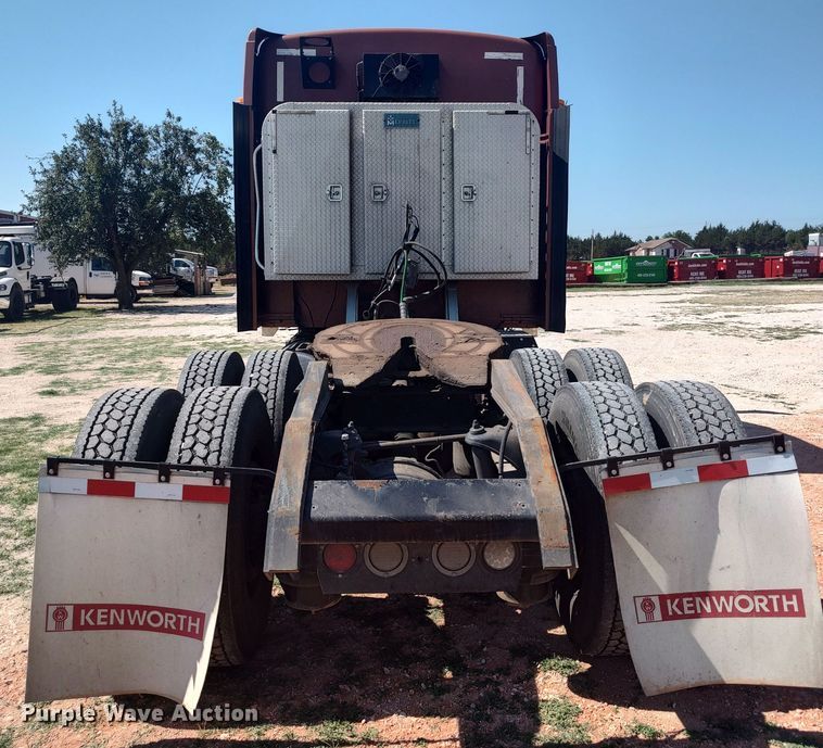 image for item LU9152 2014 Kenworth W900  semi truck