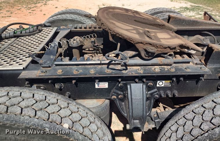 image for item LU9152 2014 Kenworth W900  semi truck