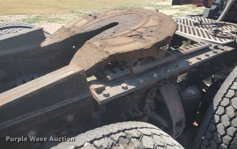 image for item LU9152 2014 Kenworth W900  semi truck