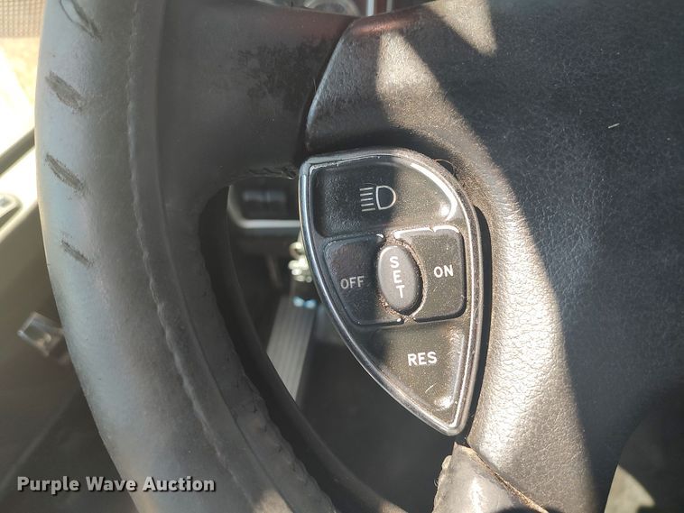 image for item LU9152 2014 Kenworth W900  semi truck