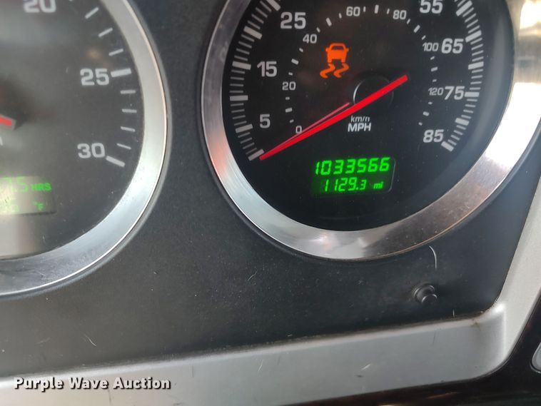 image for item LU9152 2014 Kenworth W900  semi truck