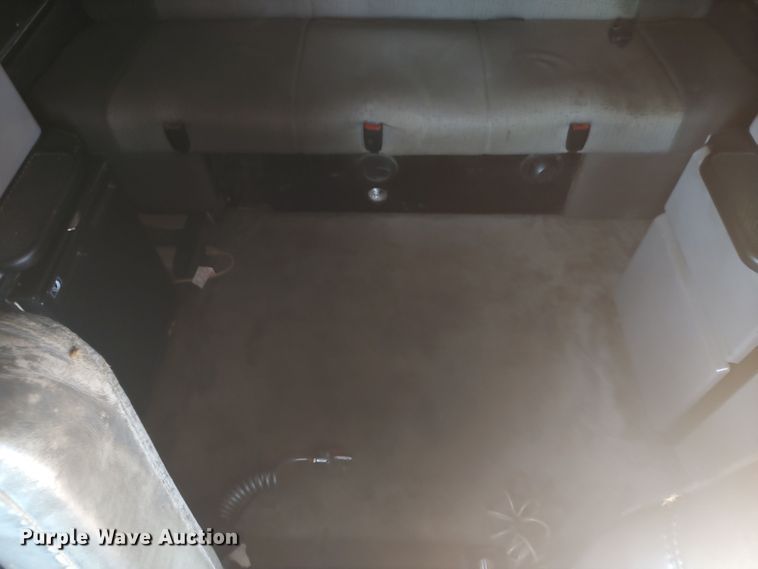 image for item LU9152 2014 Kenworth W900  semi truck