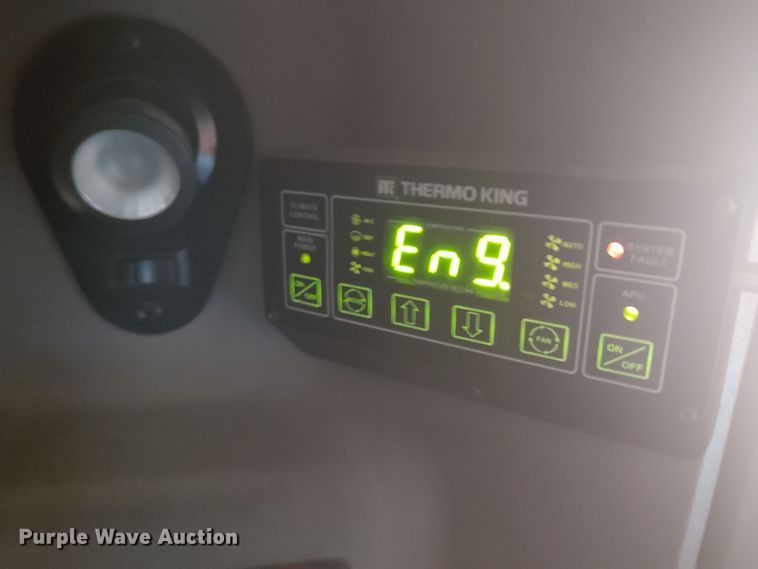 image for item LU9152 2014 Kenworth W900  semi truck