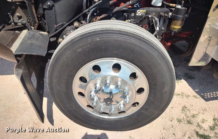 image for item LU9152 2014 Kenworth W900  semi truck