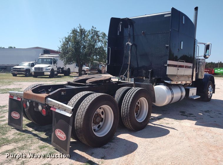 image for item LU9154 2007 Peterbilt 379  semi truck