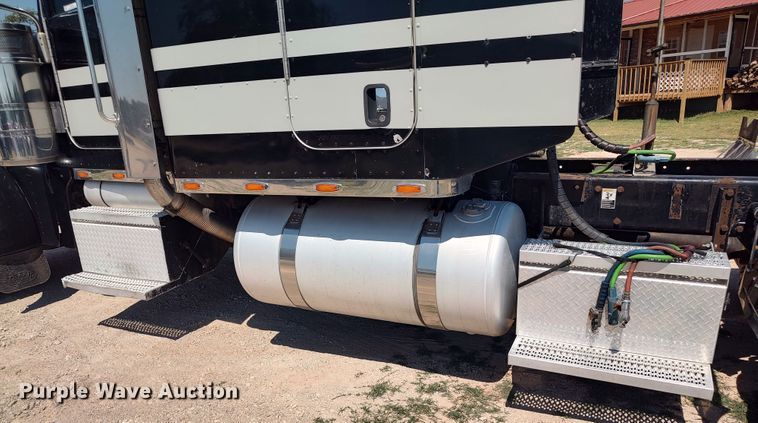 image for item LU9154 2007 Peterbilt 379  semi truck