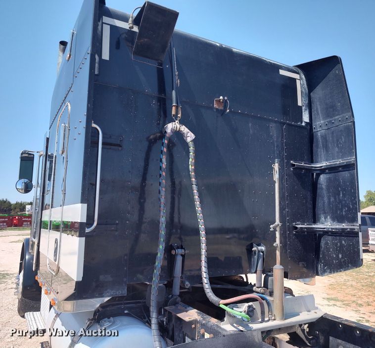 image for item LU9154 2007 Peterbilt 379  semi truck