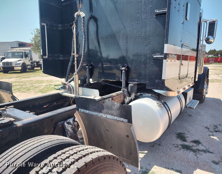 image for item LU9154 2007 Peterbilt 379  semi truck