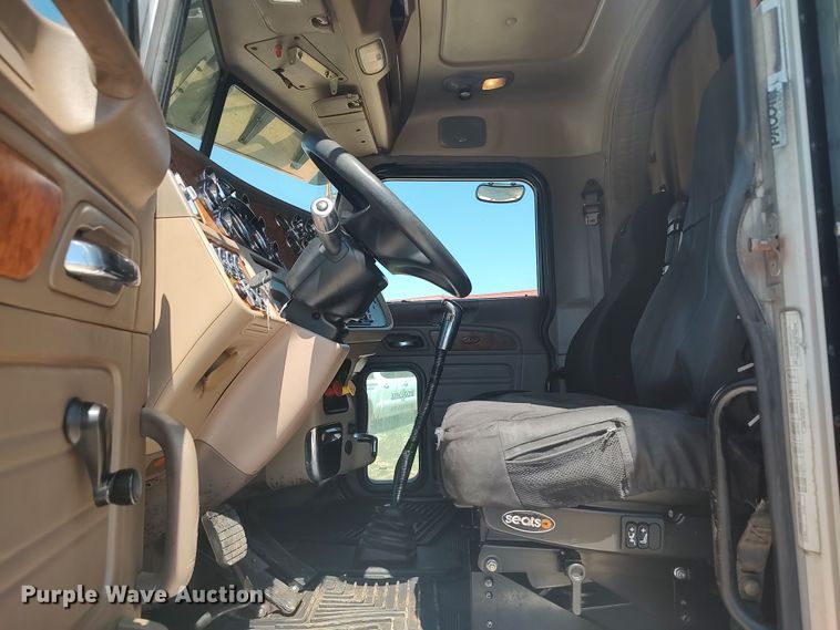 image for item LU9154 2007 Peterbilt 379  semi truck