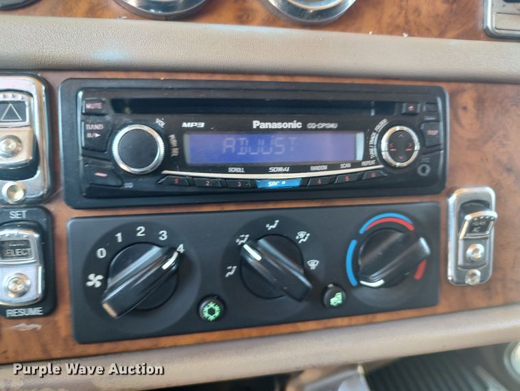 image for item LU9154 2007 Peterbilt 379  semi truck