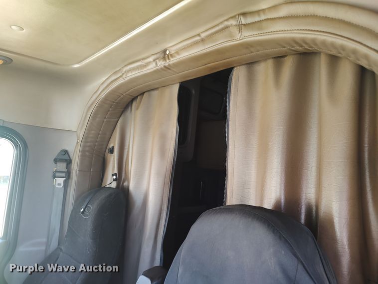 image for item LU9154 2007 Peterbilt 379  semi truck