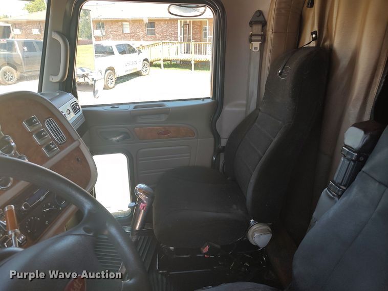 image for item LU9154 2007 Peterbilt 379  semi truck