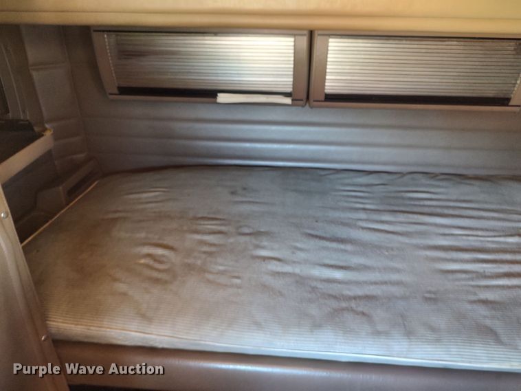 image for item LU9154 2007 Peterbilt 379  semi truck