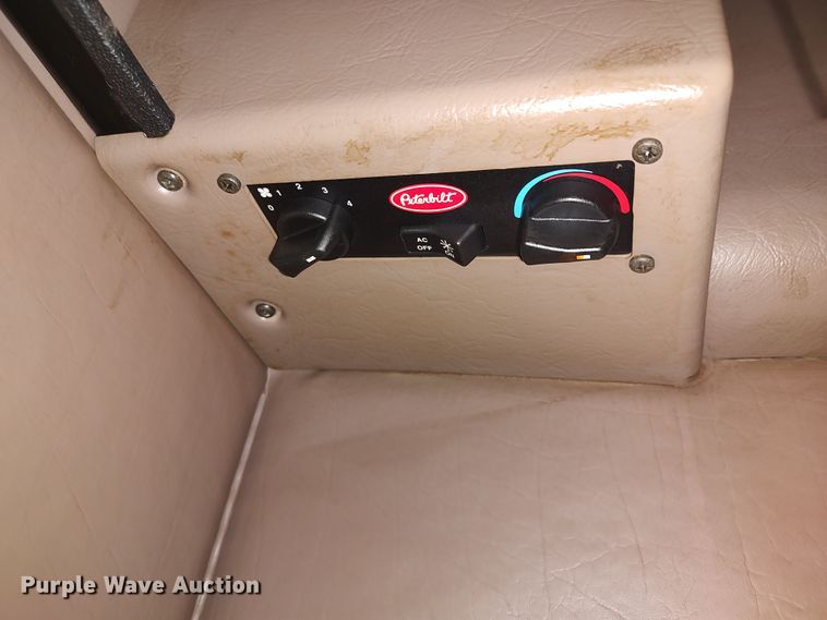 image for item LU9154 2007 Peterbilt 379  semi truck