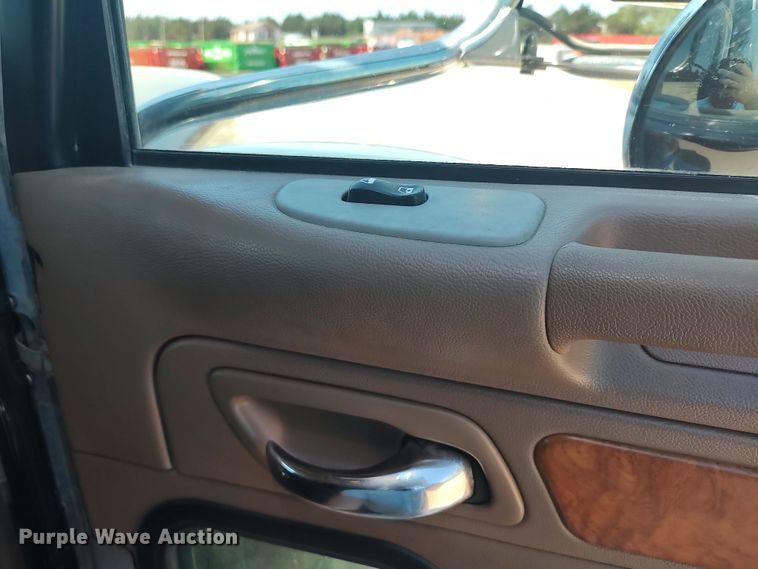 image for item LU9154 2007 Peterbilt 379  semi truck