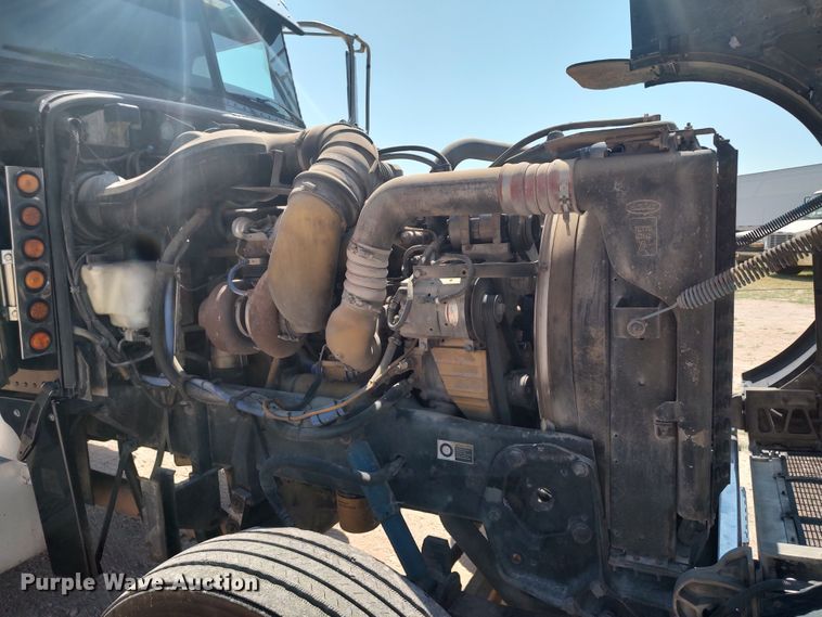 image for item LU9154 2007 Peterbilt 379  semi truck