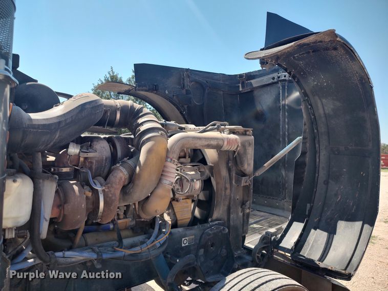 image for item LU9154 2007 Peterbilt 379  semi truck