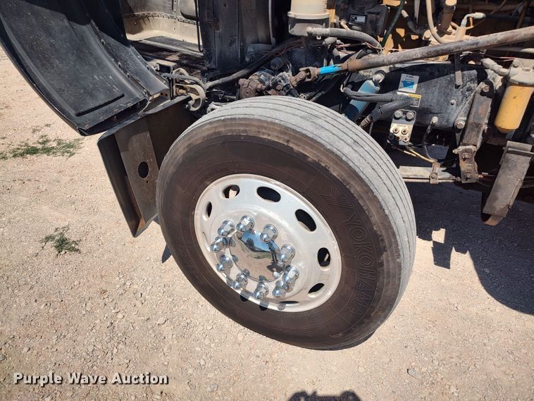 image for item LU9154 2007 Peterbilt 379  semi truck