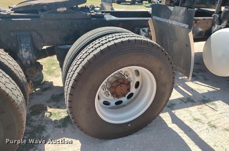 image for item LU9154 2007 Peterbilt 379  semi truck