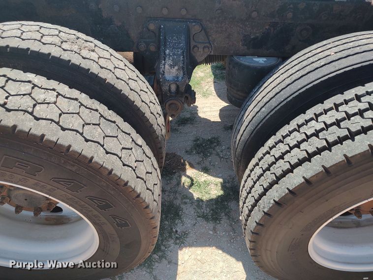 image for item LU9154 2007 Peterbilt 379  semi truck