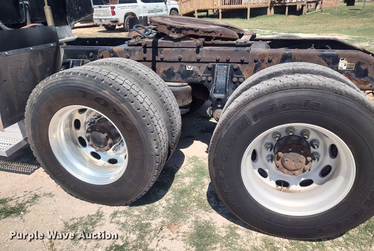 image for item LU9154 2007 Peterbilt 379  semi truck