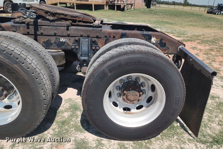 image for item LU9154 2007 Peterbilt 379  semi truck