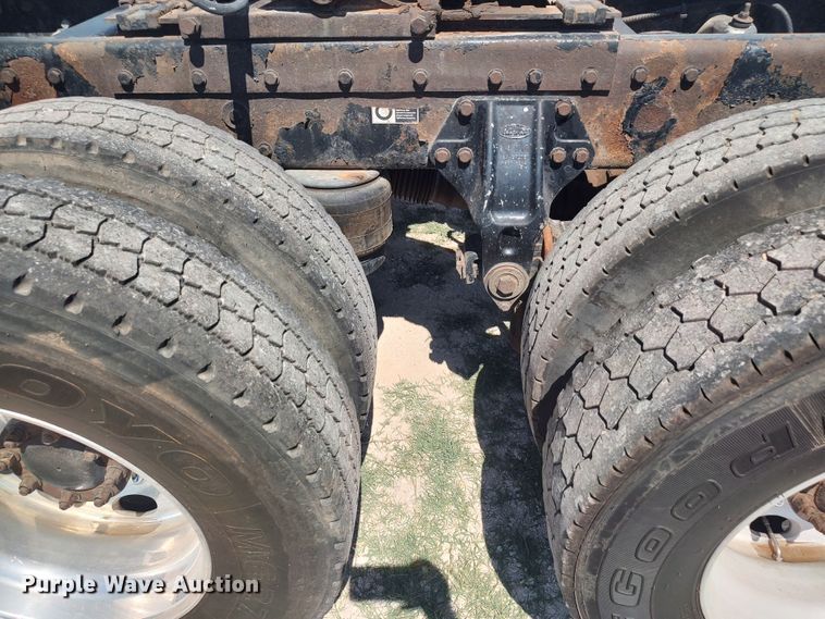 image for item LU9154 2007 Peterbilt 379  semi truck