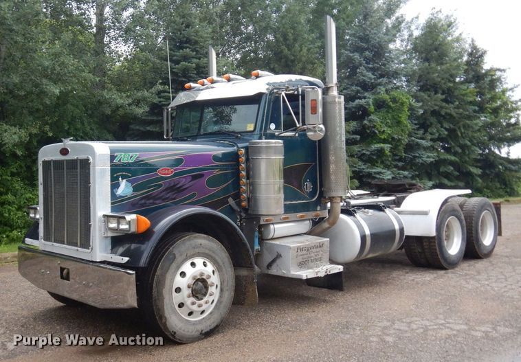 image for item MF9673 2001 Peterbilt 379  semi truck