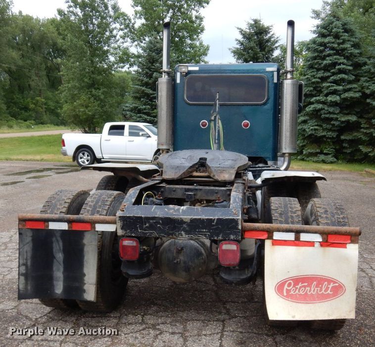 image for item MF9673 2001 Peterbilt 379  semi truck