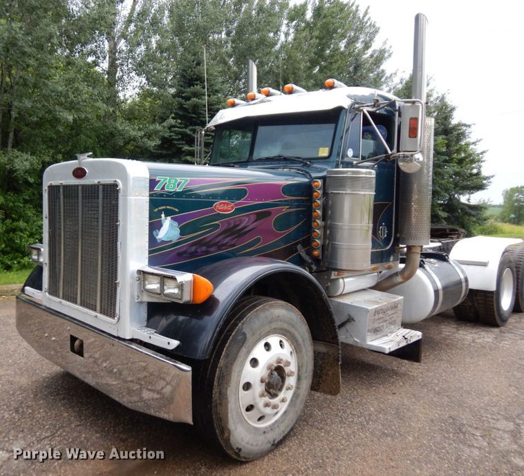 image for item MF9673 2001 Peterbilt 379  semi truck