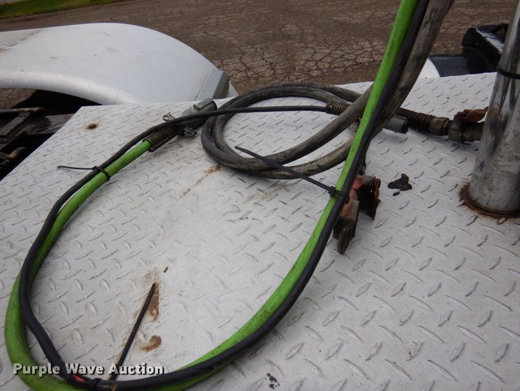 image for item MF9673 2001 Peterbilt 379  semi truck