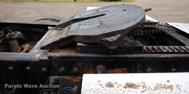 image for item MF9673 2001 Peterbilt 379  semi truck