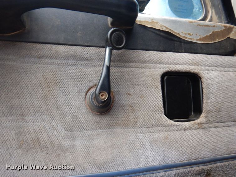 image for item MF9673 2001 Peterbilt 379  semi truck