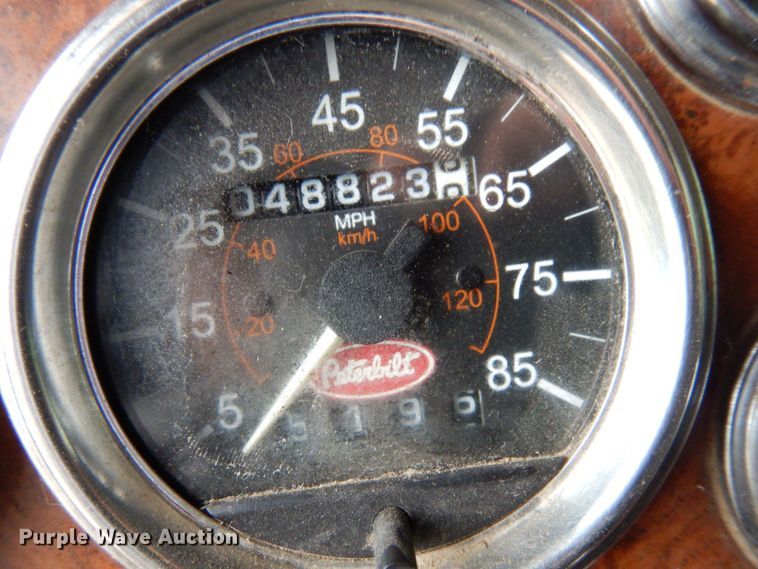 image for item MF9673 2001 Peterbilt 379  semi truck