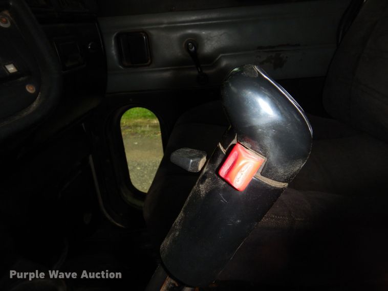 image for item MF9673 2001 Peterbilt 379  semi truck