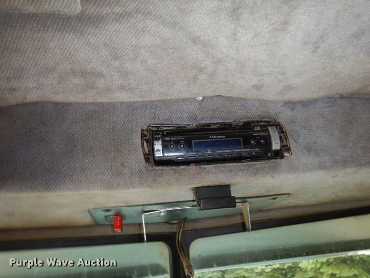 image for item MF9673 2001 Peterbilt 379  semi truck