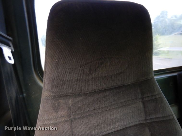 image for item MF9673 2001 Peterbilt 379  semi truck