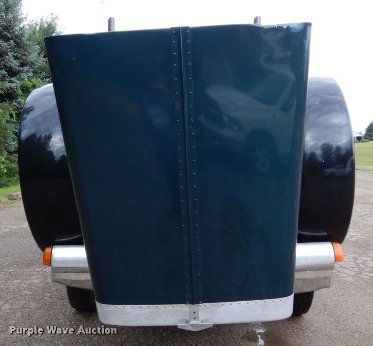 image for item MF9673 2001 Peterbilt 379  semi truck