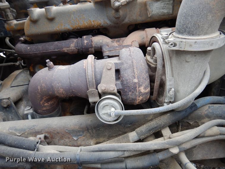 image for item MF9673 2001 Peterbilt 379  semi truck