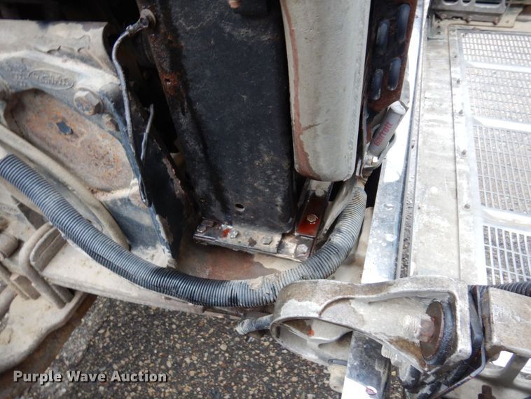 image for item MF9673 2001 Peterbilt 379  semi truck