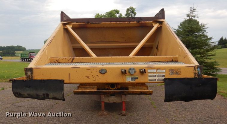 image for item MF9675 1998 Load King 2060  bottom dump trailer
