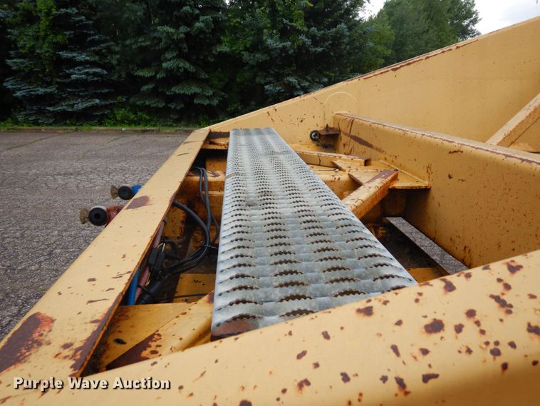 image for item MF9675 1998 Load King 2060  bottom dump trailer