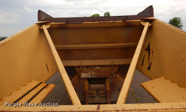 image for item MF9675 1998 Load King 2060  bottom dump trailer