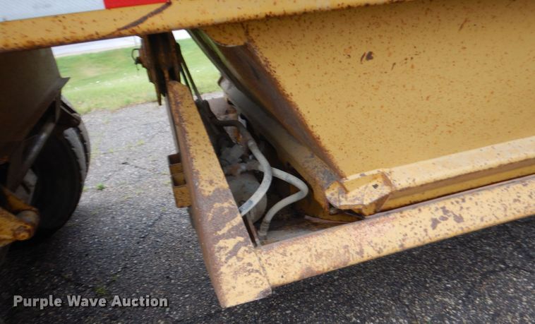 image for item MF9675 1998 Load King 2060  bottom dump trailer