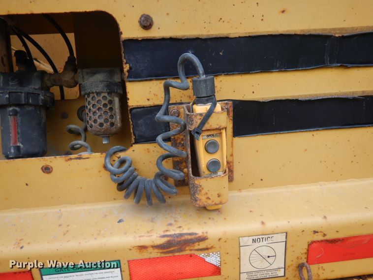 image for item MF9675 1998 Load King 2060  bottom dump trailer