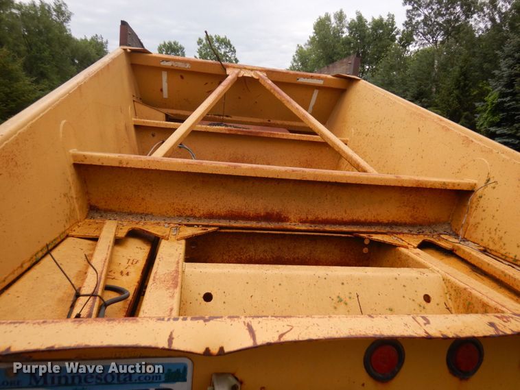 image for item MF9675 1998 Load King 2060  bottom dump trailer