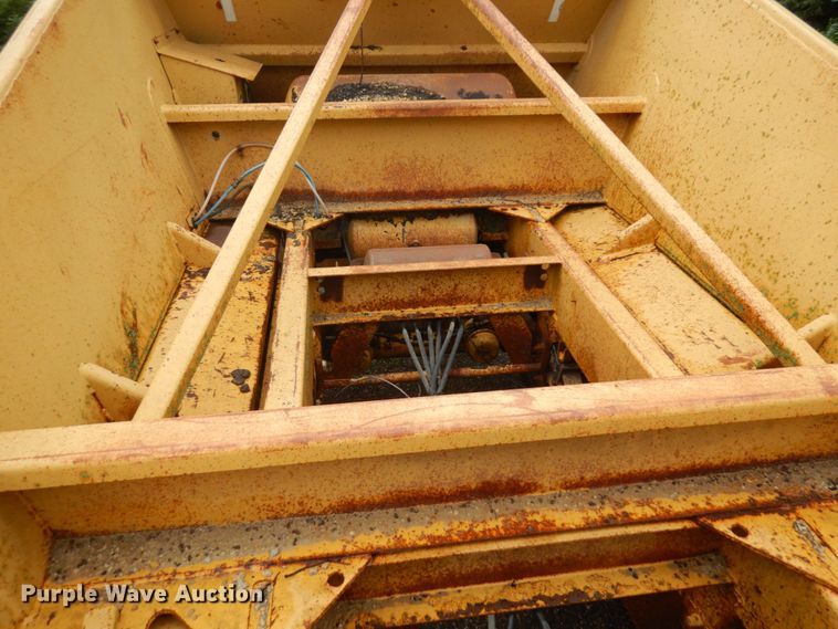 image for item MF9675 1998 Load King 2060  bottom dump trailer