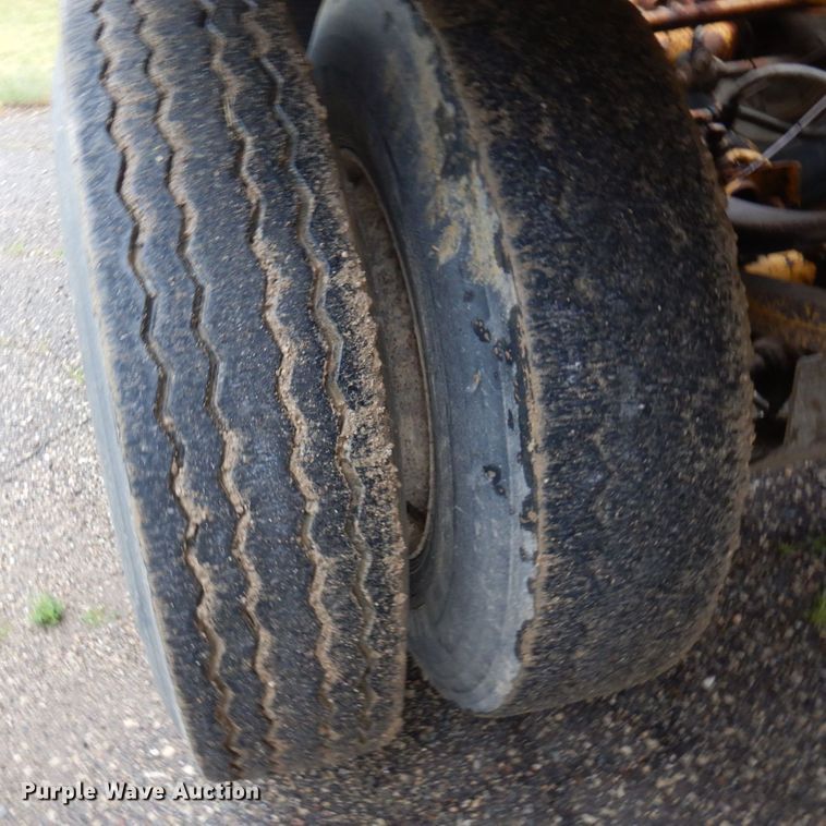 image for item MF9675 1998 Load King 2060  bottom dump trailer