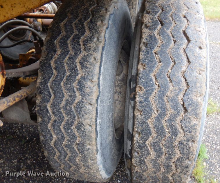 image for item MF9675 1998 Load King 2060  bottom dump trailer