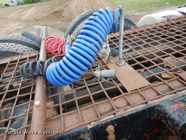 image for item MF9678 1995 Mack CH613  semi truck